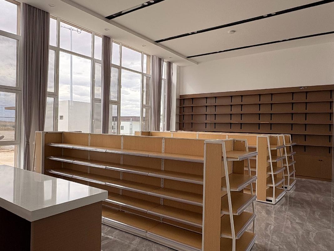 乌拉特中旗甘其毛都口岸互贸区办公楼一楼东侧北端1号店面公开招租(年租金底价19131.00（含税），租期3年)(国资监测编号GR2026NM1003634)