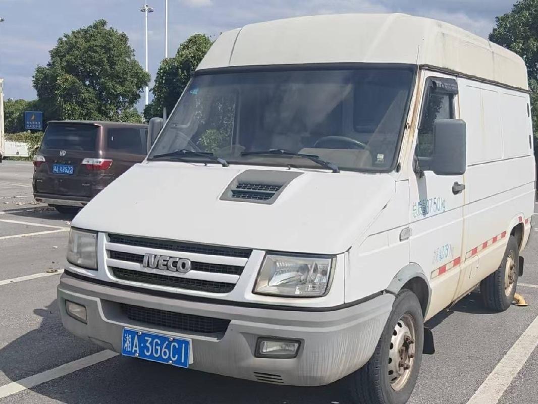 [长沙市]湖南机场物流股份有限公司一台湘A3G6C1 依维柯牌小型轿车招选回收机构