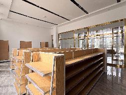 乌拉特中旗甘其毛都口岸互贸区办公楼一楼东侧北端1号店面公开招租(年租金底价19131.00（含税），租期3年)(国资监测编号GR2026NM1003634)