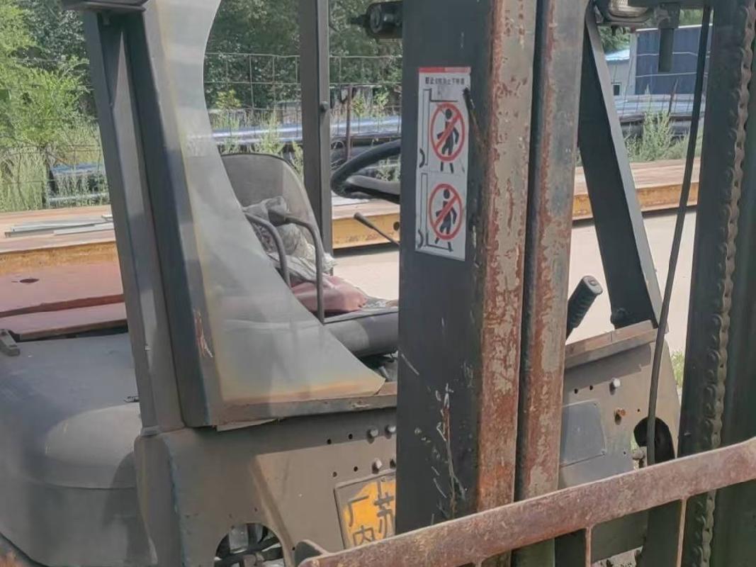 一台（杭叉)叉车转让（内蒙古生生再生资源科技有限公司）