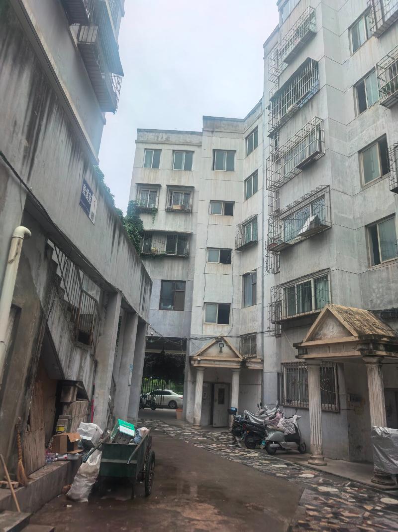 中国电信股份有限公司天水分公司所属秦州区石马坪羲皇大道北侧南溪苑2-152号房产转让公告(国资监测编号GR2026GS1001266)