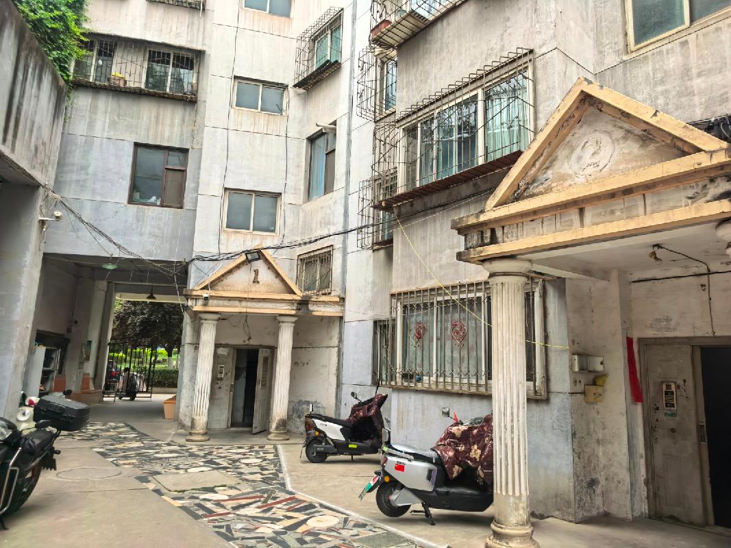 中国电信股份有限公司天水分公司所属秦州区石马坪羲皇大道北侧南溪苑2-152号房产转让公告(国资监测编号GR2026GS1001266)