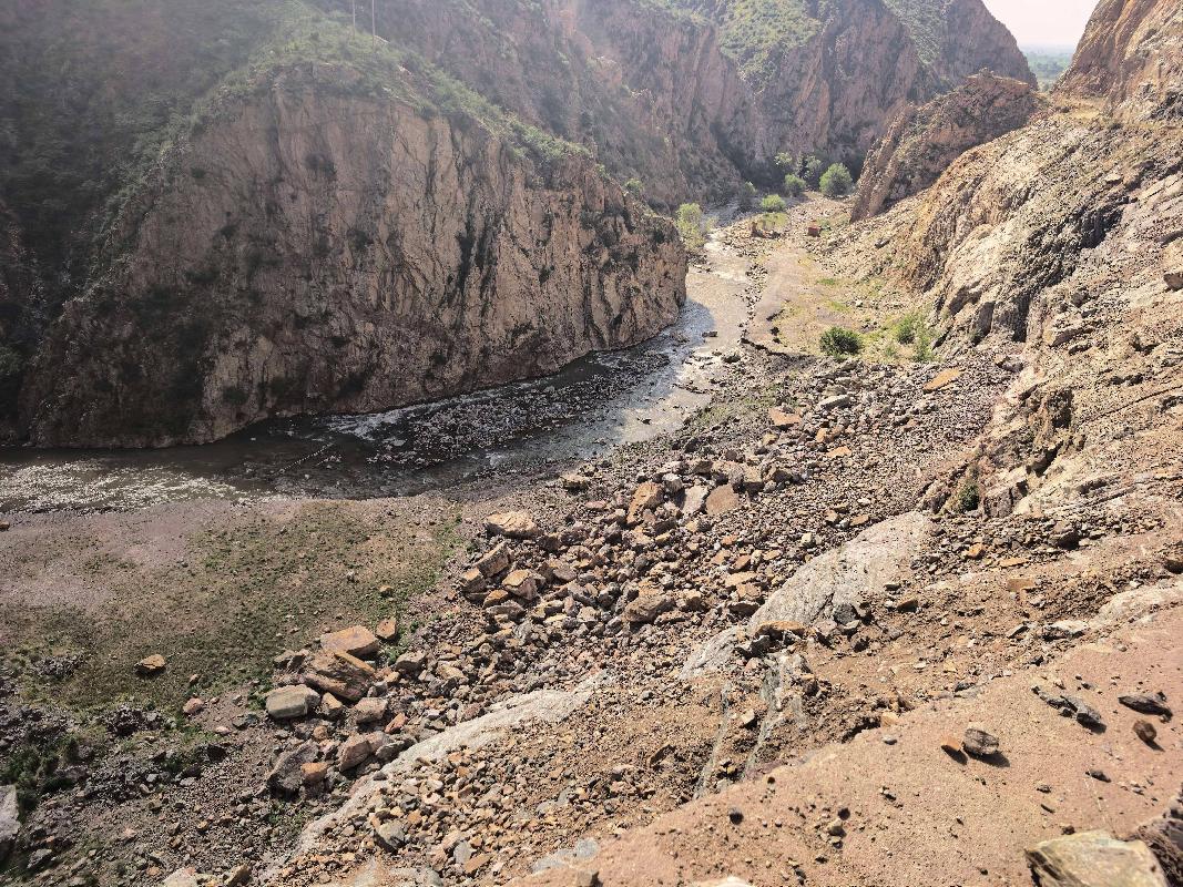 土默特右旗美岱水库上坝危岩体治理工程淤积河道剩余砂石料公开拍卖
