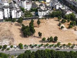 张家界市武陵源区军地坪街道桂花路与武陵路交汇处17,492.28m2商服用地出租项目(国资监测编号GR2026HN1002817)