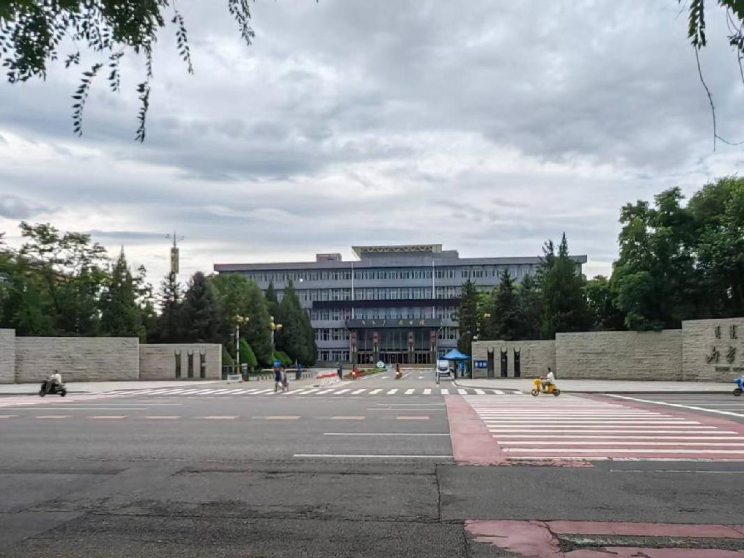 内蒙古师范大学盛乐校区、赛罕校区招选共享充电宝服务商（每个机柜每年场地使用费1000元，服务期5年）