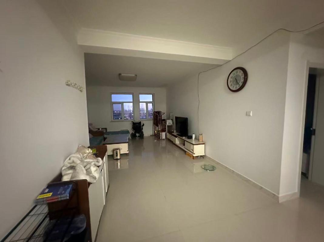二连浩特市新华大街南、前进路西大红鼎小区9套住宅房产分别转让