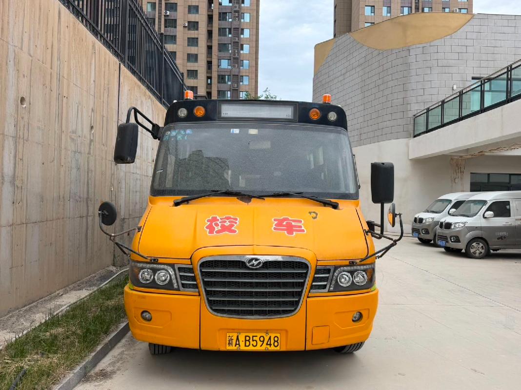 [乌鲁木齐市]乌鲁木齐妇联幼儿教育集团有限公司转让一辆大型专业校车（新AB5948）