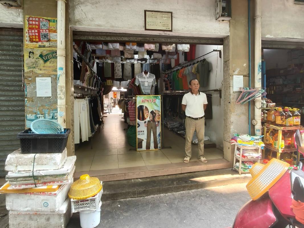 文昌市铺前镇昌华路成衣市场一层后侧四间铺面分别招租
