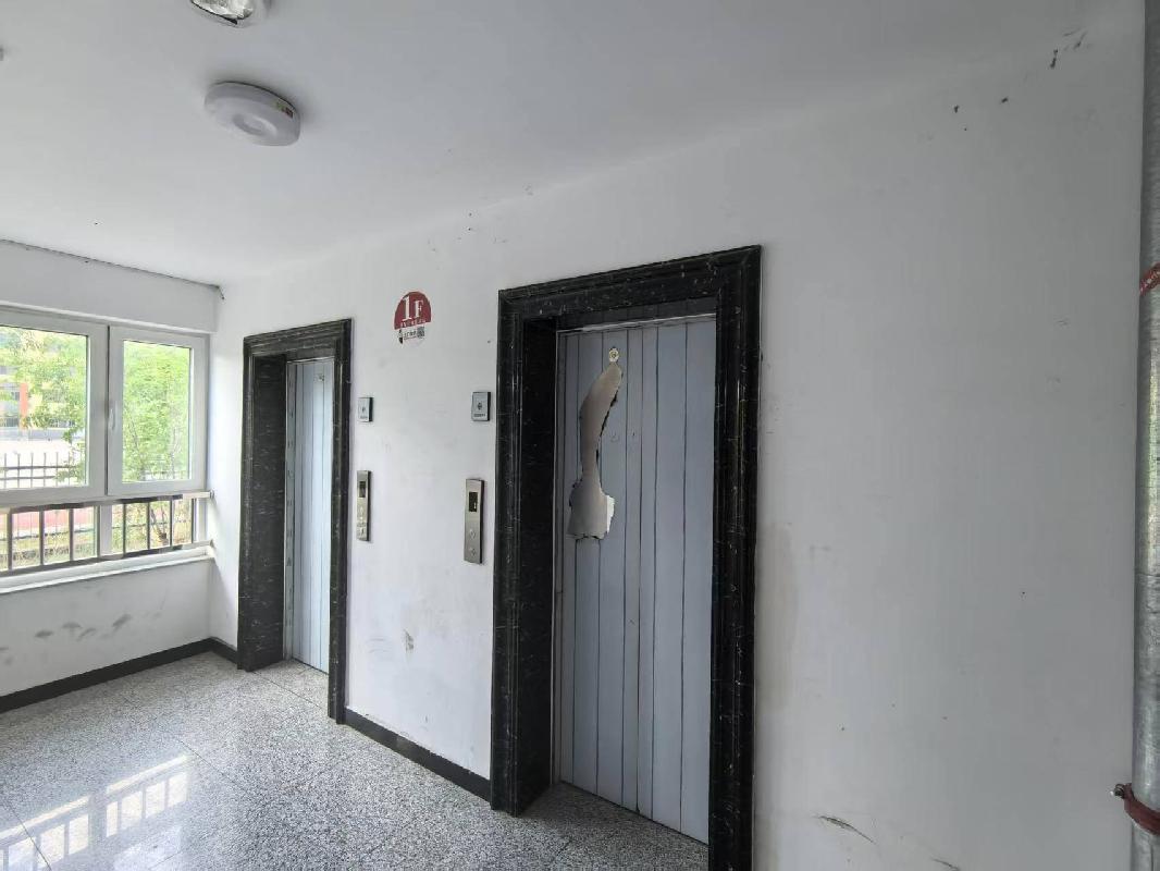 兴安盟乌兰浩特市和平里小区4号楼2单元201室住宅房产转让(国资监测编号GR2026NM1003914)