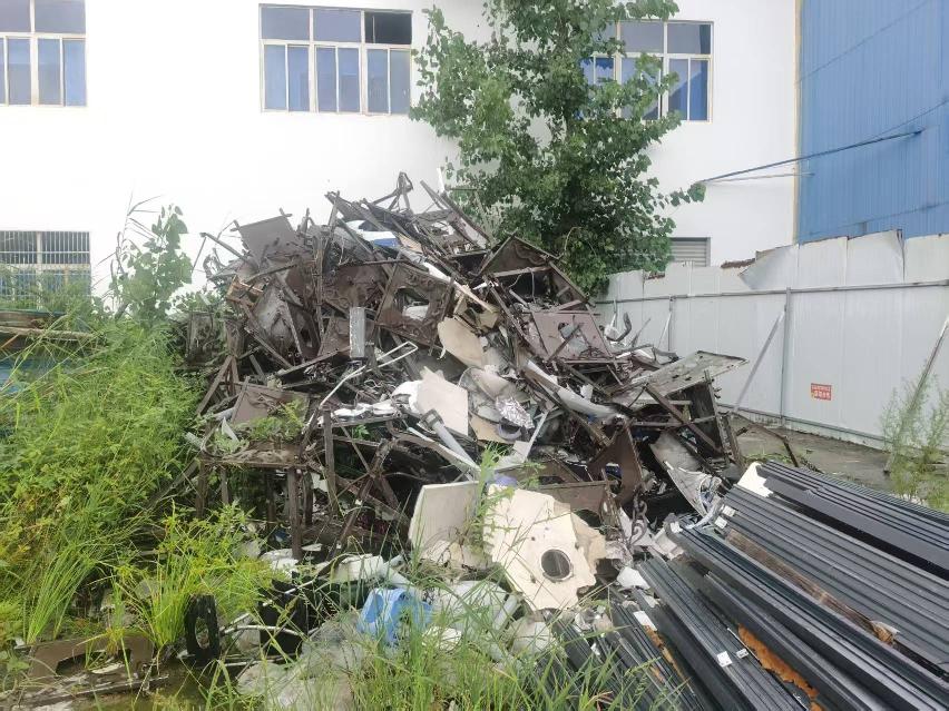 [淮安市]原凯盛家具城主楼后侧空地废铁转让公告