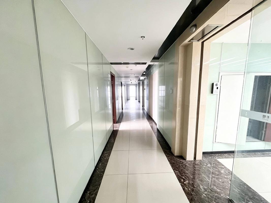 长沙市雨花区芙蓉中路三段569号陆都小区湖南商会大厦22层办公房产及地下负一层、负二层6个地下停车位使用权(国资监测编号GR2026HN1002970)