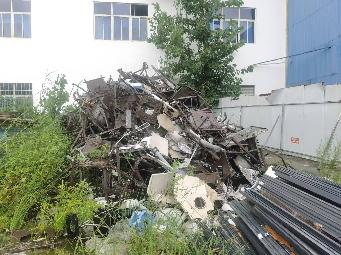 原凯盛家具城主楼后侧空地废铁转让公告
