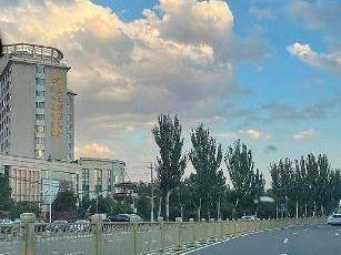 呼和浩特市新城区内蒙古华天大厦主楼及裙楼、锅炉楼及行政楼整体招租（年租金底价：4164300元/年，租期：10年）（内蒙古铁花文化产业投资有限责任公司）(国资监测编号GR2026NM1003917)