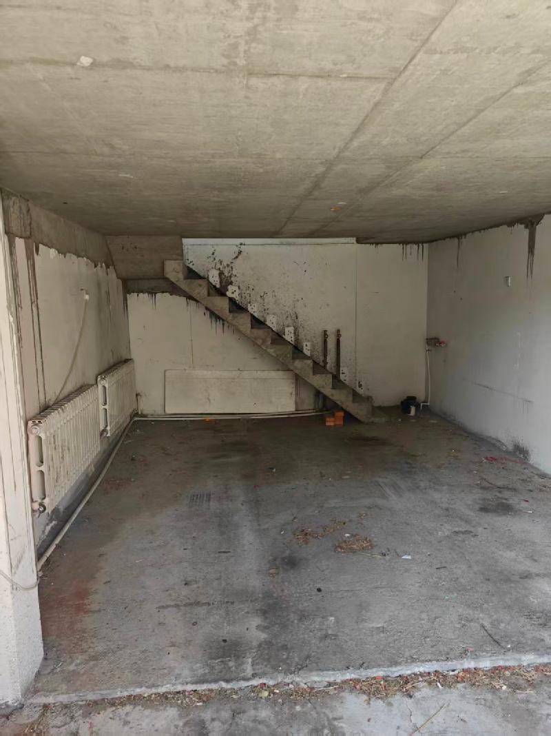 满洲里市住房保障事业发展中心一批（4套）车库分别转让