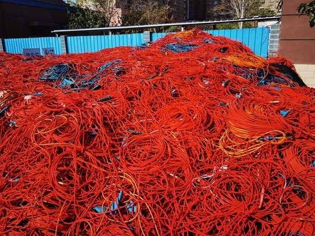 [巴音郭楞蒙古自治州]中国石油集团东方地球物理勘探有限责任公司转让所属一批报废资产（资产包六）