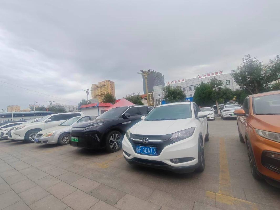 新源县明寰新能源科技有限公司位于新源县恰普河路电影院地面停车场约1200㎡场地对外招租，租期三年