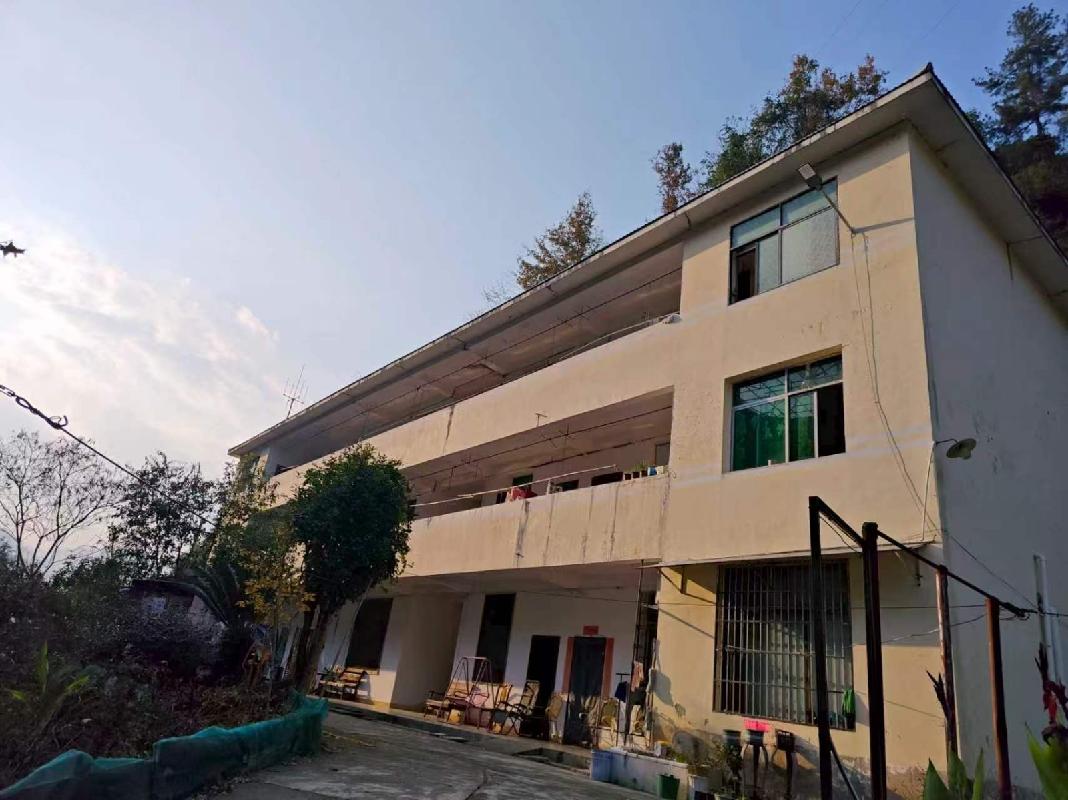 宜章县莽山大酒店（含职工宿舍）整体出租(国资监测编号GR2026HN2002989)