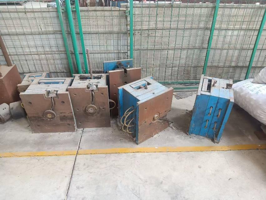 管件模具、垃圾桶模具转让公告