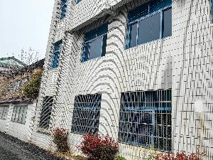 郑陆老派出所西侧办公楼及场地招租公告