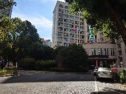 【湖南六建】长沙市天心区金盆岭街道劳动西路296号（证载257号）智能化办公楼及地面停车场、停车位(含智能机械车库)以及篮球场等附属配套设施(国资监测编号GR2026HN1003025)