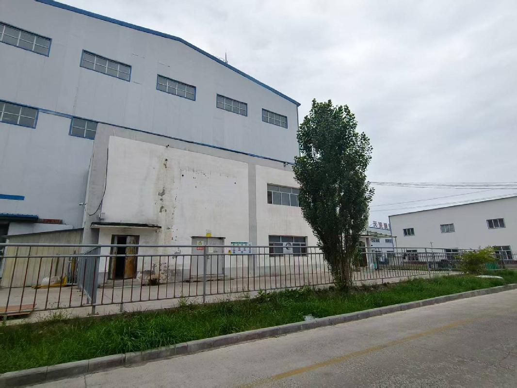 新疆中汇鑫源投资控股有限责任公司位于新源县恰普河路工业园区晶科厂区6车间东侧土地（面积约9.54亩）对外招租，租期1年