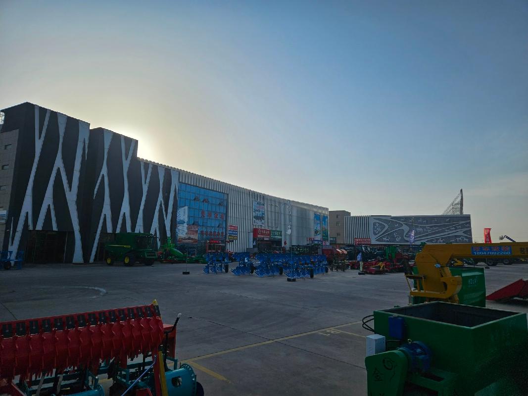 巴彦淖尔市临河区五谷城西部建材城4区10栋4街43号转让