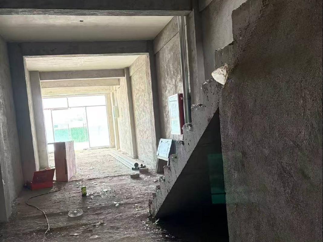 包头稀土高新区火炬路1号金辉华府22-211商业房转让（包头市滨河新区开发建设有限责任公司）(国资监测编号GR2026NM1003883)