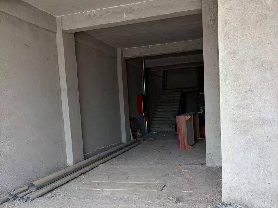 包头稀土高新区火炬路1号金辉华府22-211商业房转让（包头市滨河新区开发建设有限责任公司）(国资监测编号GR2026NM1003883)