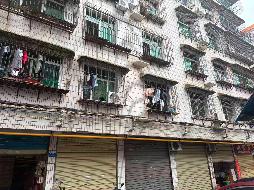 郴州市乌石矶原经济建设投资公司住宅小区、燕泉路7号罗家井购物城5处铺面转让（第二次）