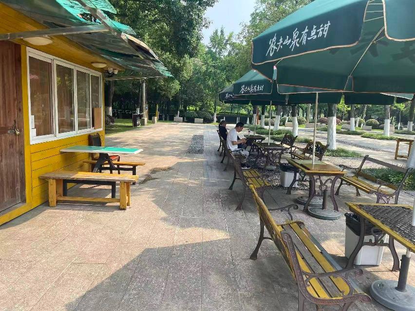 溧阳市104国道南侧、燕山南路西侧（燕山公园游乐场拾翠广场旁场地）招租公告