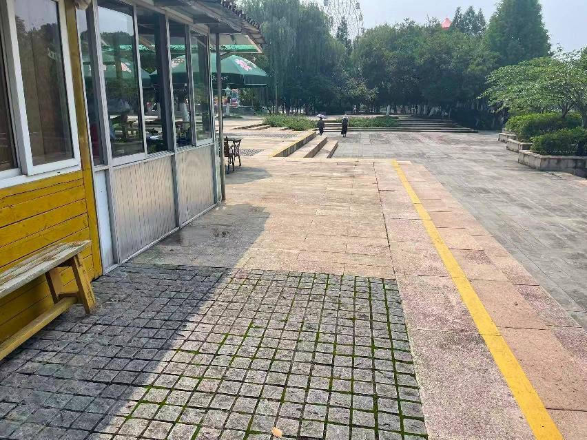 溧阳市104国道南侧、燕山南路西侧（燕山公园游乐场拾翠广场旁场地）招租公告