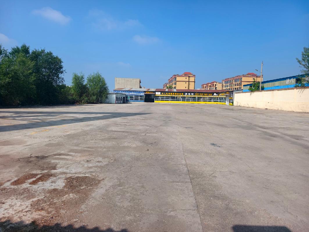 呼和浩特市土默特左旗察素齐镇公园路新体育馆对面察素齐旧收费所北院及部分房屋、南院分别出租