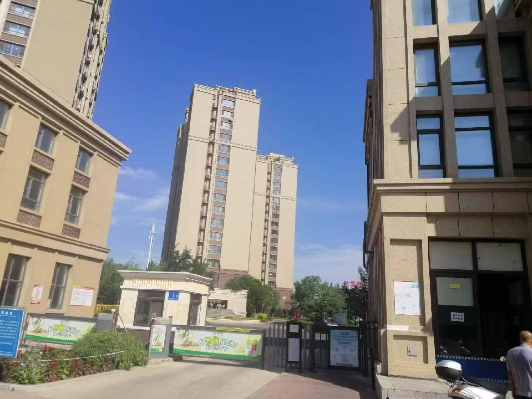 赤峰市红山区西城尚景63处商业房产分别出租（赤峰市鑫峰房地产开发有限公司）