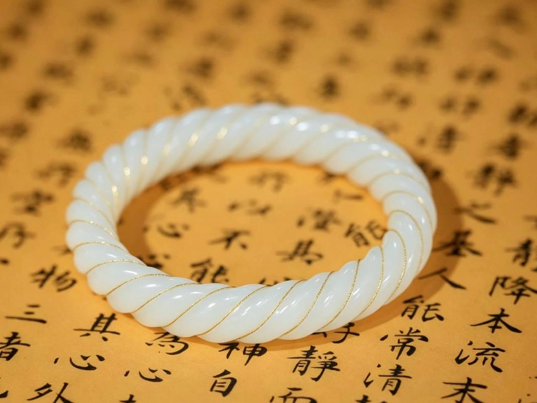 和田羊脂白玉·错金绞丝镯