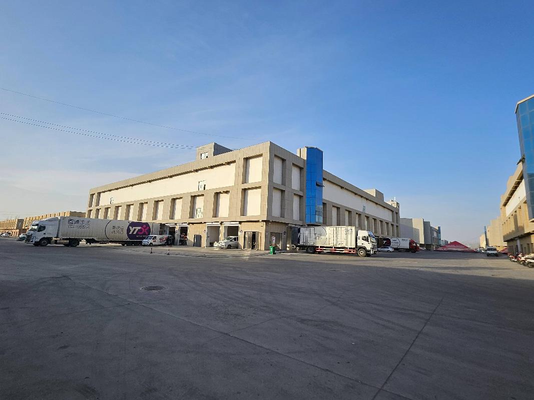 巴彦淖尔市临河区五谷城4区10栋4街43号商铺出租（租赁期1年，年租金1500元）