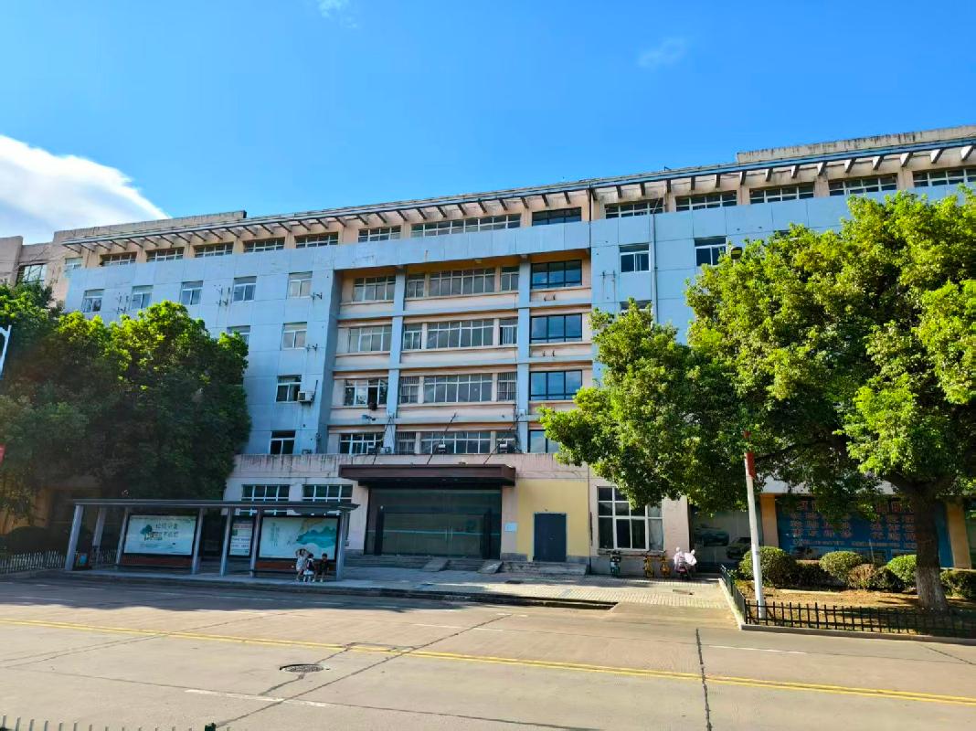 [芜湖市]芜湖长江大桥收费服务区综合服务楼第一层部分及第二层、第四层、第五层、第六层房产出租公告