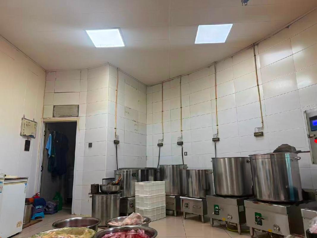 呼和浩特市回民区大寺北街45号内蒙古永泰物资贸易有限责任公司综合楼2层1021房产