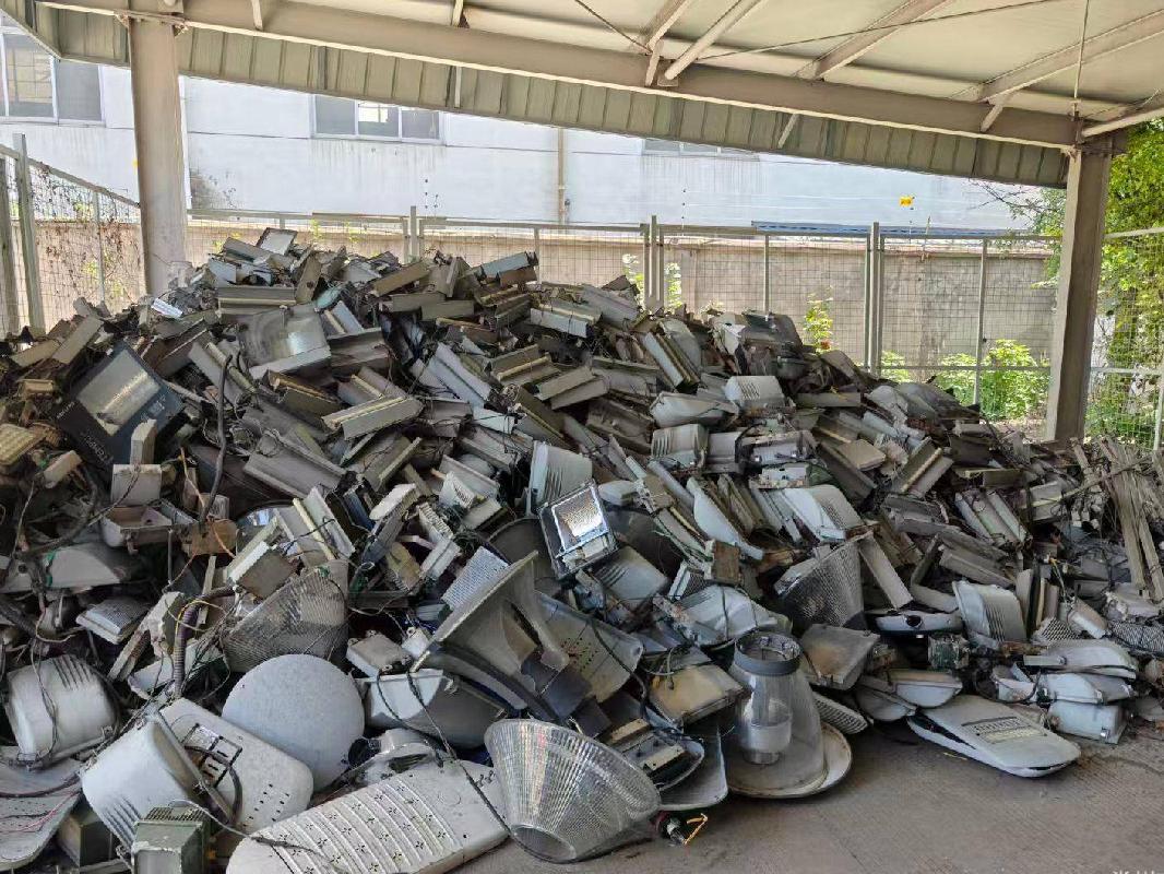 [常州市]电线、灯具、灯杆、镇流器等一批废旧资产转让公告