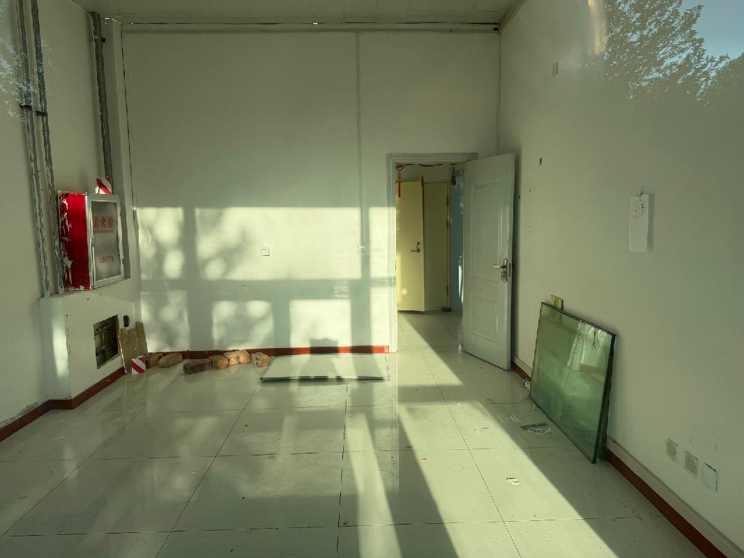 克拉玛依市宏茂房地产投资有限公司租赁位于克拉玛依市乌尔禾区龙翔路60栋101-110号10处房地产(国资监测编号GR2026XJ1001742)