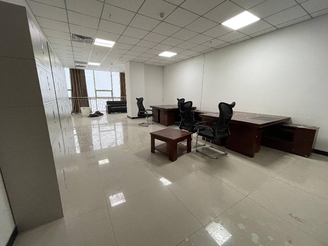 新疆胡杨新城工程项目管理咨询有限公司转让位于第七师天北新区天北大道33-130、131、132、137号房产(国资监测编号GR2026XJ1001744)