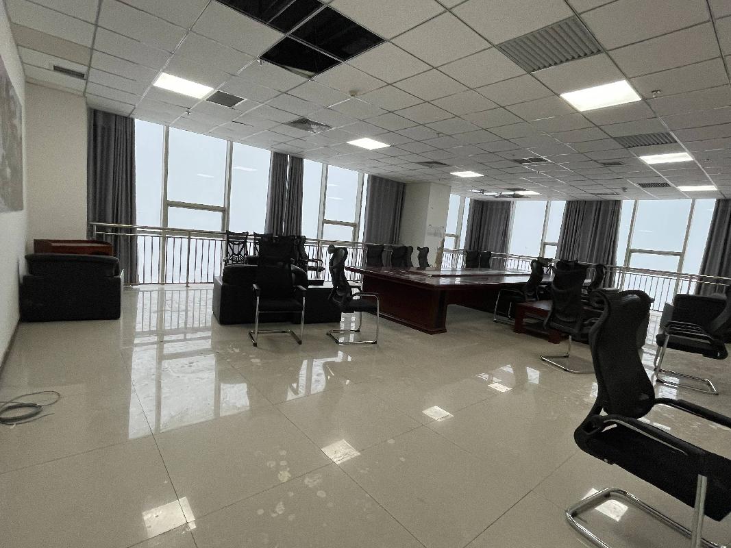 新疆胡杨新城工程项目管理咨询有限公司转让位于第七师天北新区天北大道33-130、131、132、137号房产(国资监测编号GR2026XJ1001744)