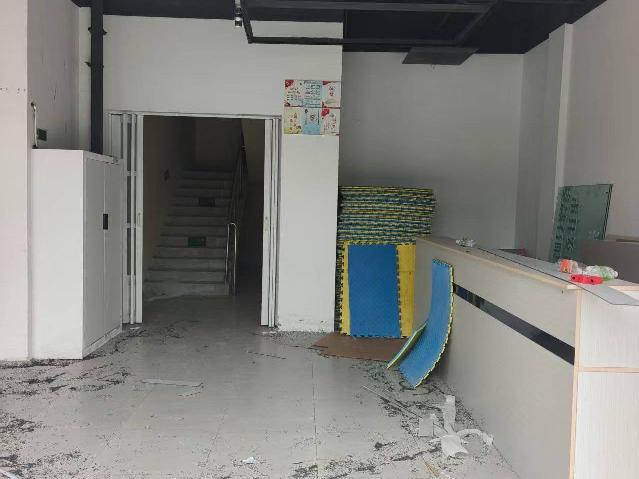 林语美墅104室楼下+楼上259平方招租公告