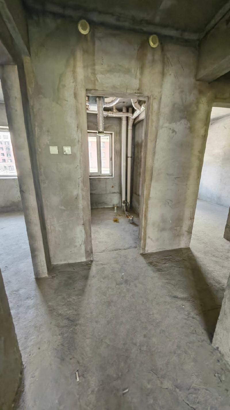 内蒙古自治区通辽市霍林郭勒市龙兴世纪城小区18#1-202房产整体转让(国资监测编号GR2026NM1004149)
