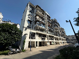 黄山市屯溪区油山路3号龙山花园东苑18套住宅房产转让公告(国资监测编号GR2026AH2002423)