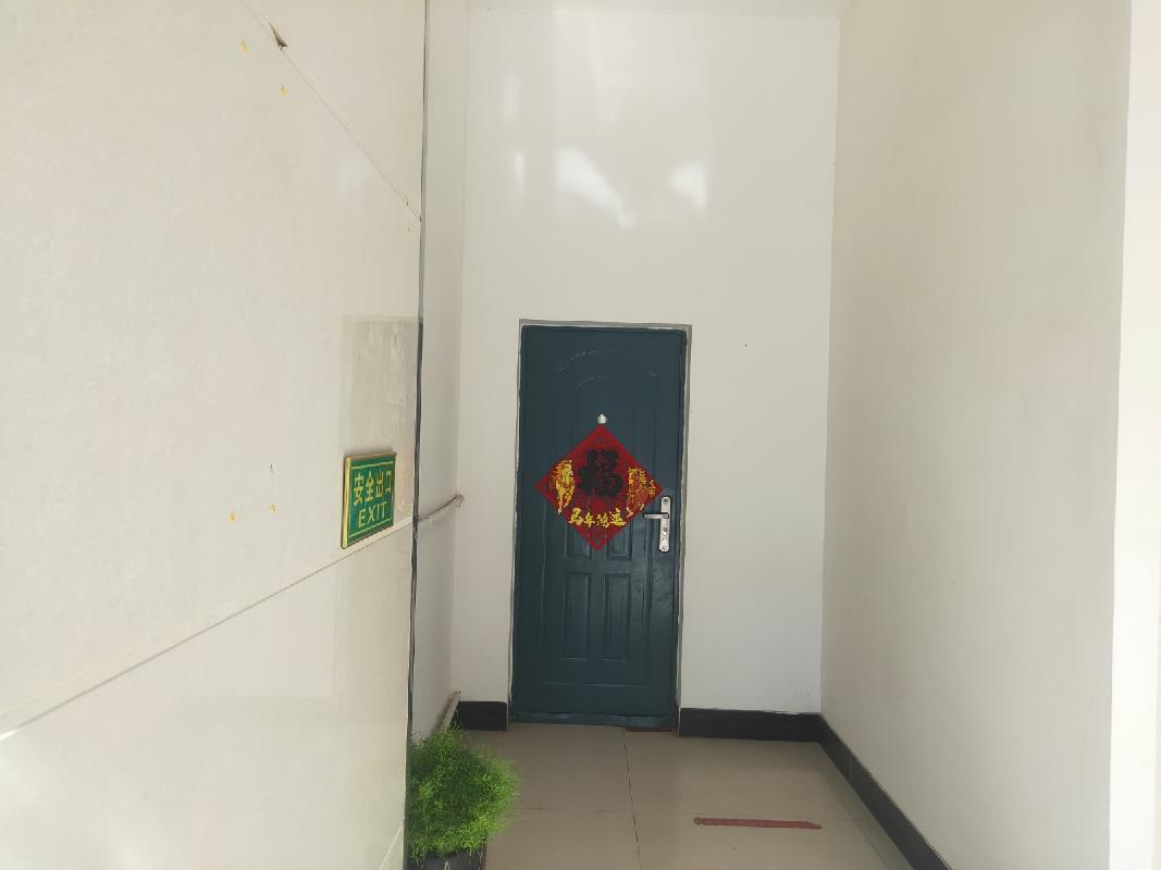 内蒙古赤峰市翁牛特旗持有乌丹镇儒学小区4#-9厅、乌丹镇全宁街道办事处河南居委会、2处房产分别转让