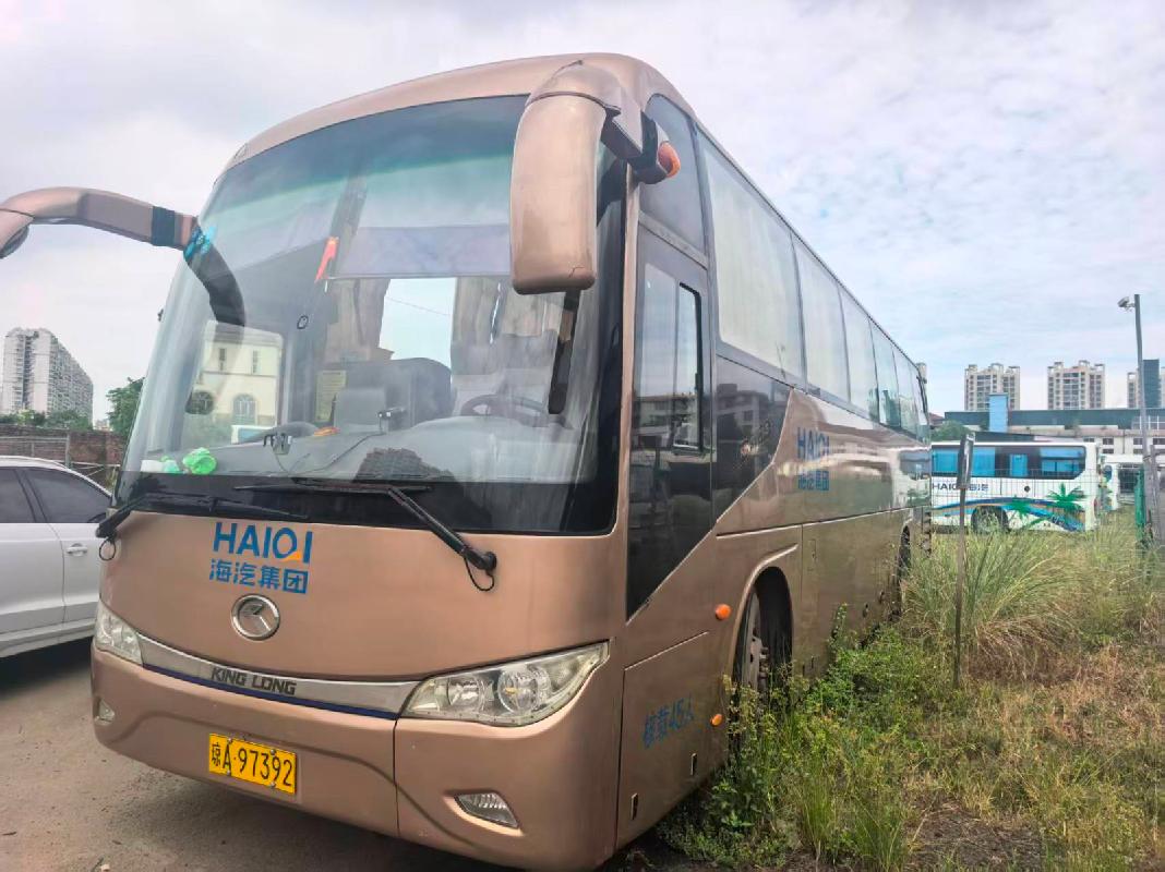 琼A83279中通牌、琼A97392金龙牌等四辆大型普通客车分别转让