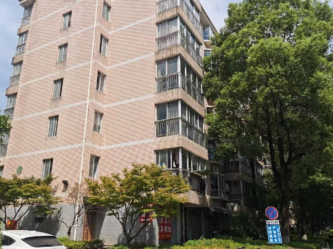 长沙市芙蓉区亚大路99号专家公寓102、103号等5套房屋及两间车库（合计建筑面积约606.52㎡）招租(国资监测编号GR2026HN1003618)
