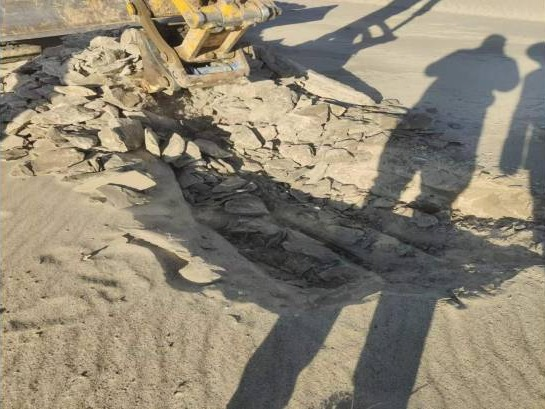 赤峰市巴林右旗索博日嘎镇海苏坝村海苏坝沟约43510立方米特细砂转让(国资监测编号GR2026NM1004455)