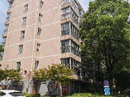 长沙市芙蓉区亚大路99号专家公寓102、103号等5套房屋及两间车库（合计建筑面积约606.52㎡）招租(国资监测编号GR2026HN1003618)