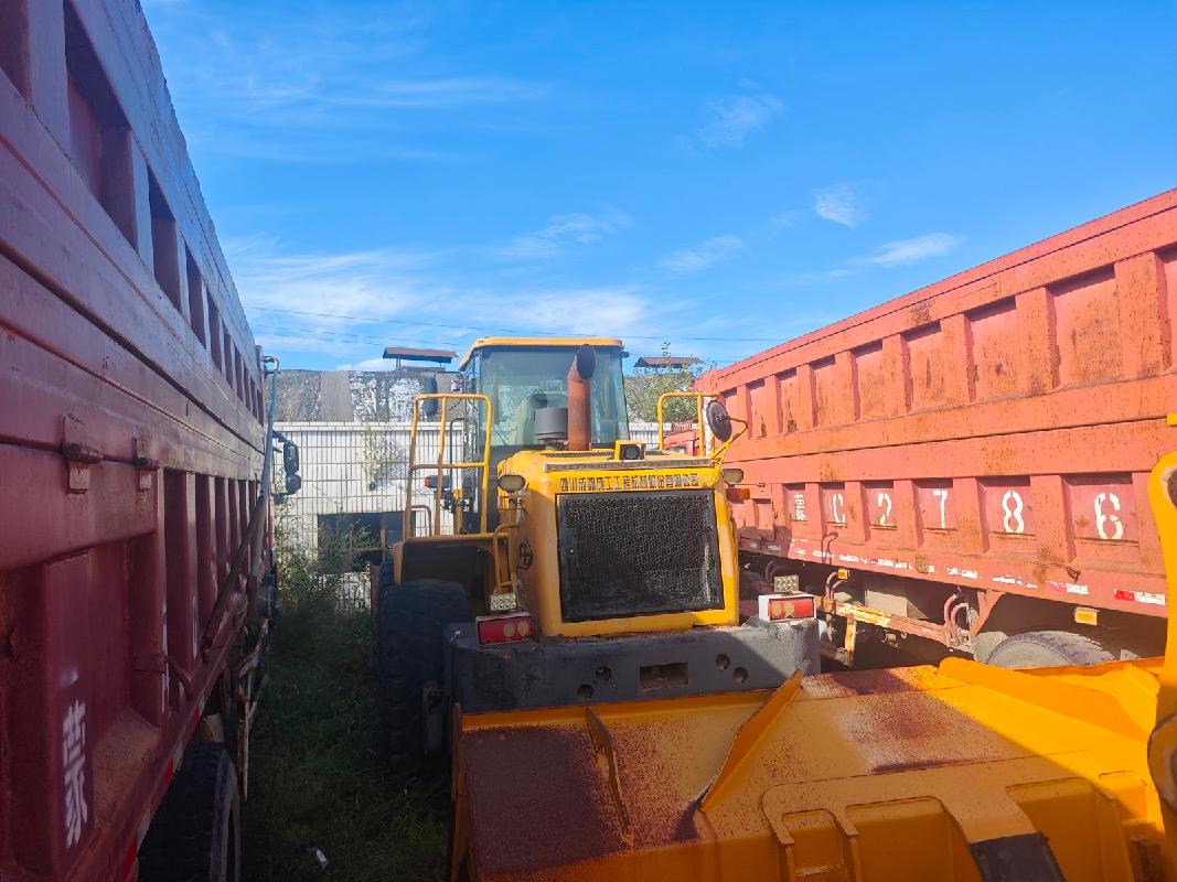 3台装载机及蒙AK4814（含牵引车）打包处置（呼和浩特市回民区财政局）(国资监测编号GR2026NM1004320)